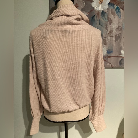 Express Ribbed Cowl Neck Banded Bottom - Picture 6 of 6